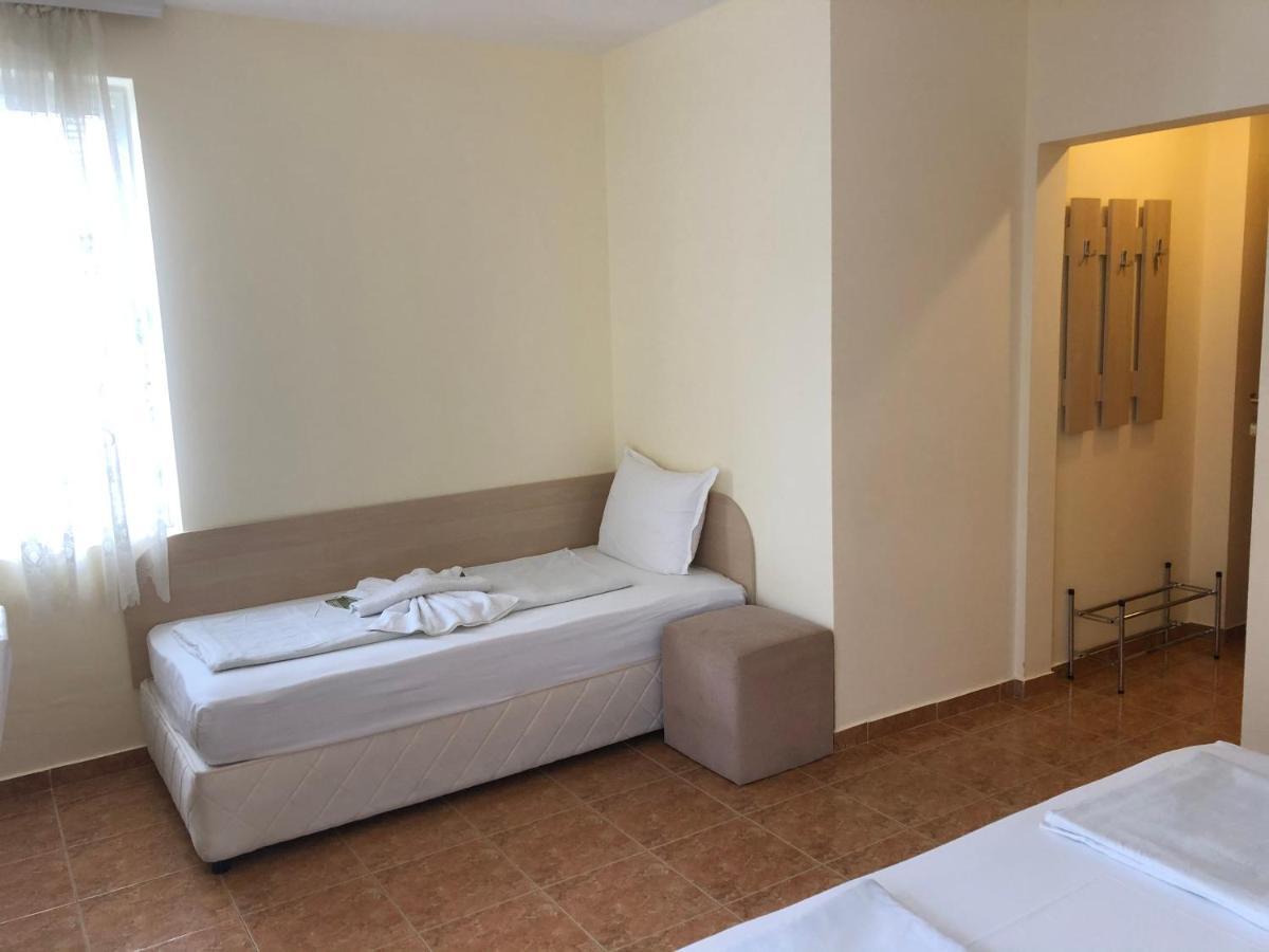 Borko Guest House Primorsko Exterior photo
