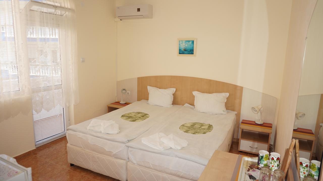 Borko Guest House Primorsko Exterior photo